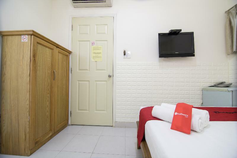 Готель Reddoorz @ Pham Ngu Lao Street 3 Хошимін Екстер'єр фото