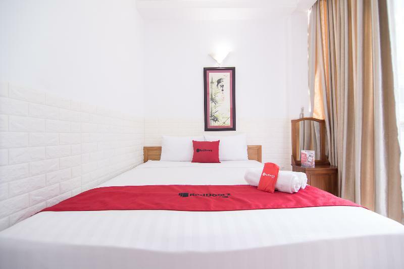 Готель Reddoorz @ Pham Ngu Lao Street 3 Хошимін Екстер'єр фото