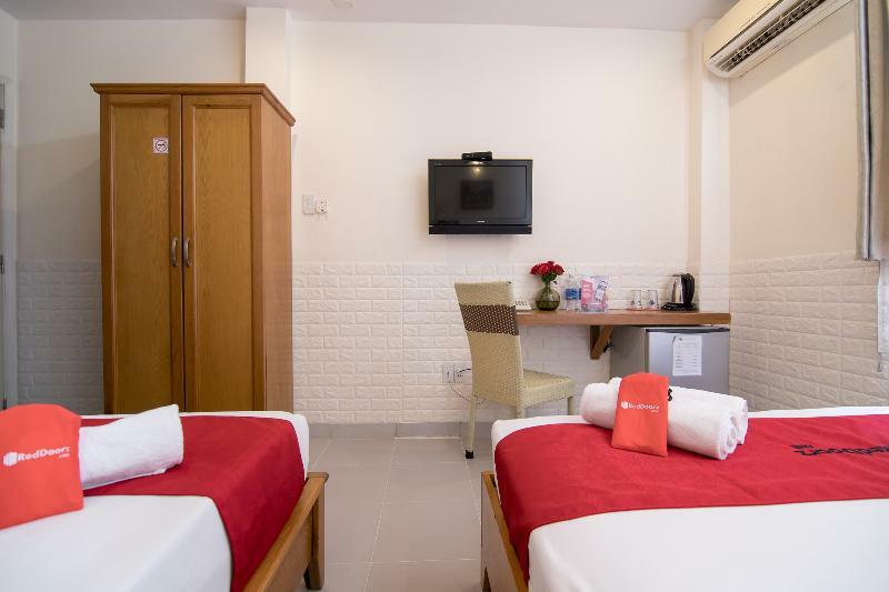 Готель Reddoorz @ Pham Ngu Lao Street 3 Хошимін Екстер'єр фото