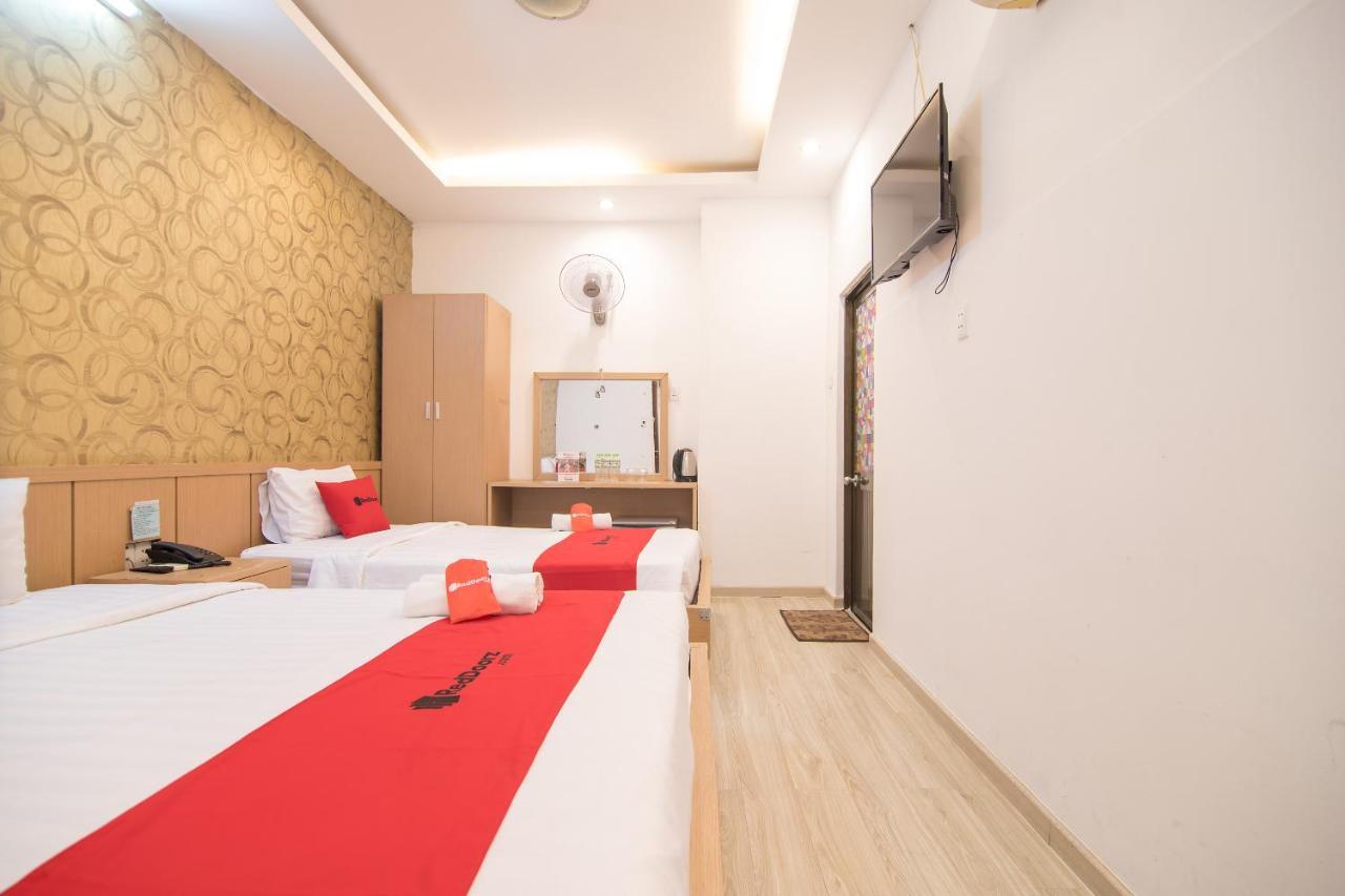Готель Reddoorz @ Pham Ngu Lao Street 3 Хошимін Екстер'єр фото