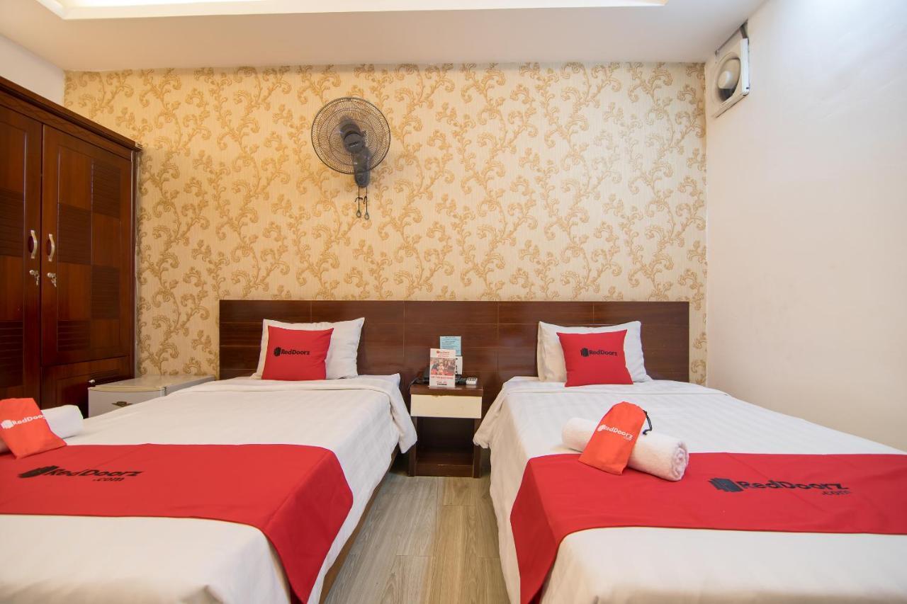 Готель Reddoorz @ Pham Ngu Lao Street 3 Хошимін Екстер'єр фото