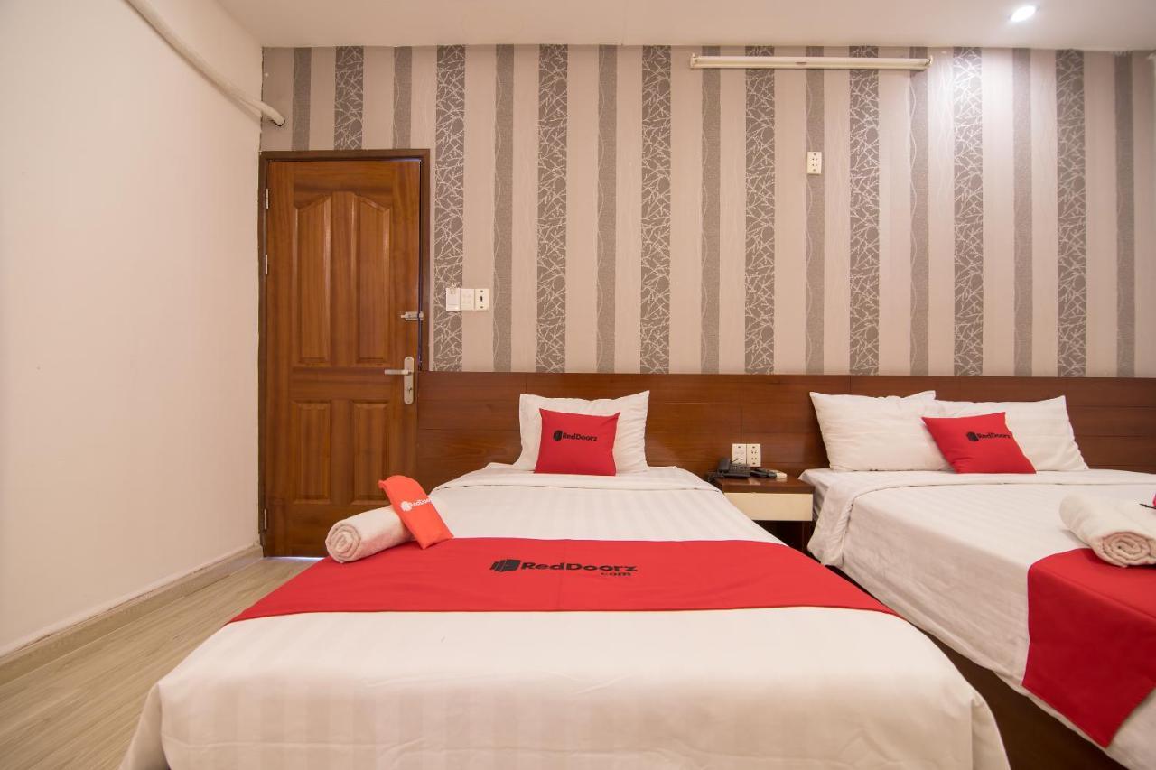 Готель Reddoorz @ Pham Ngu Lao Street 3 Хошимін Екстер'єр фото