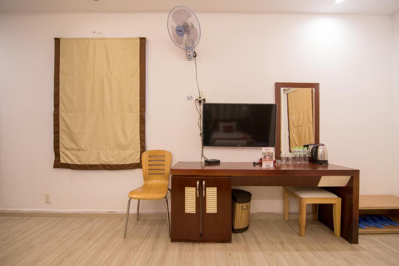 Готель Reddoorz @ Pham Ngu Lao Street 3 Хошимін Екстер'єр фото