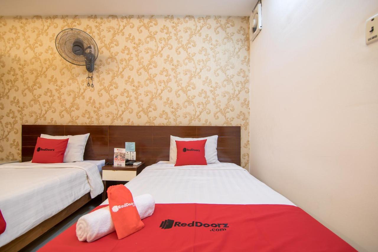 Готель Reddoorz @ Pham Ngu Lao Street 3 Хошимін Екстер'єр фото