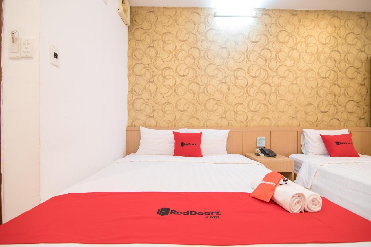 Готель Reddoorz @ Pham Ngu Lao Street 3 Хошимін Екстер'єр фото