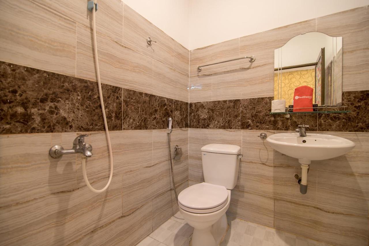 Готель Reddoorz @ Pham Ngu Lao Street 3 Хошимін Екстер'єр фото