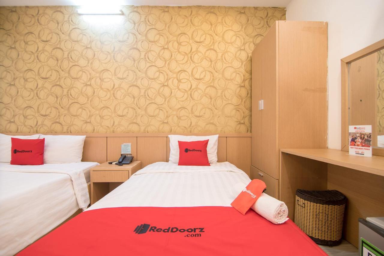 Готель Reddoorz @ Pham Ngu Lao Street 3 Хошимін Екстер'єр фото