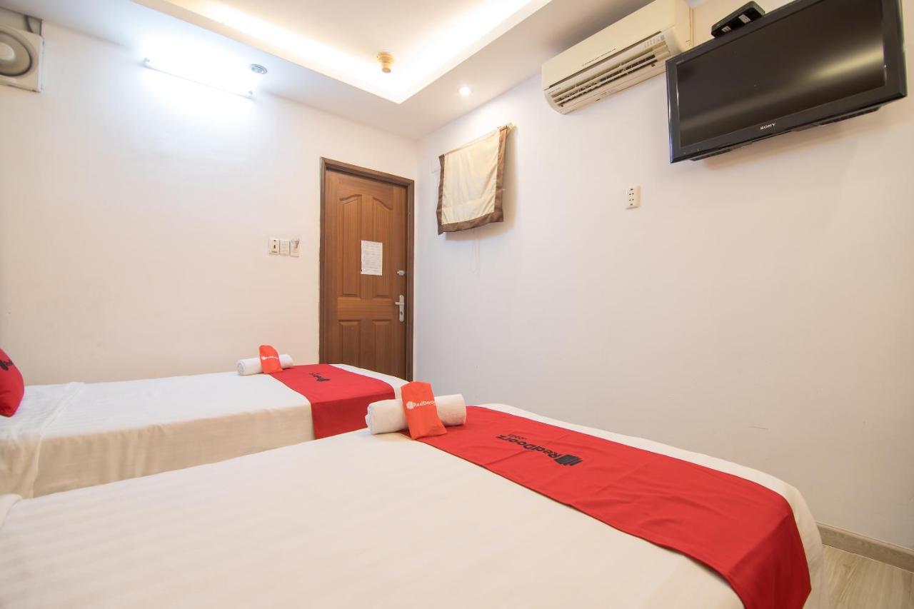 Готель Reddoorz @ Pham Ngu Lao Street 3 Хошимін Екстер'єр фото